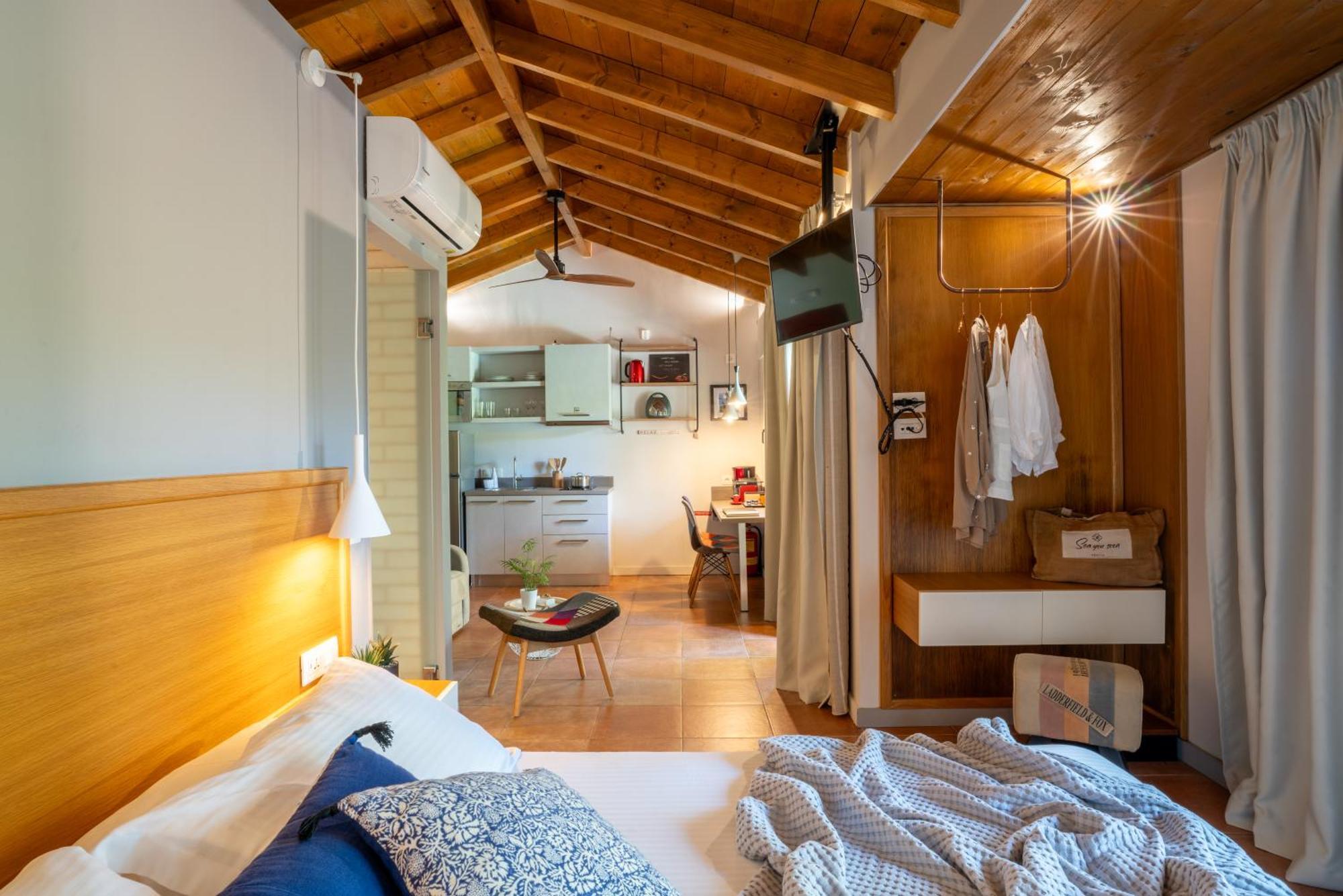 Klaritz Luxury Suites Ласси Экстерьер фото