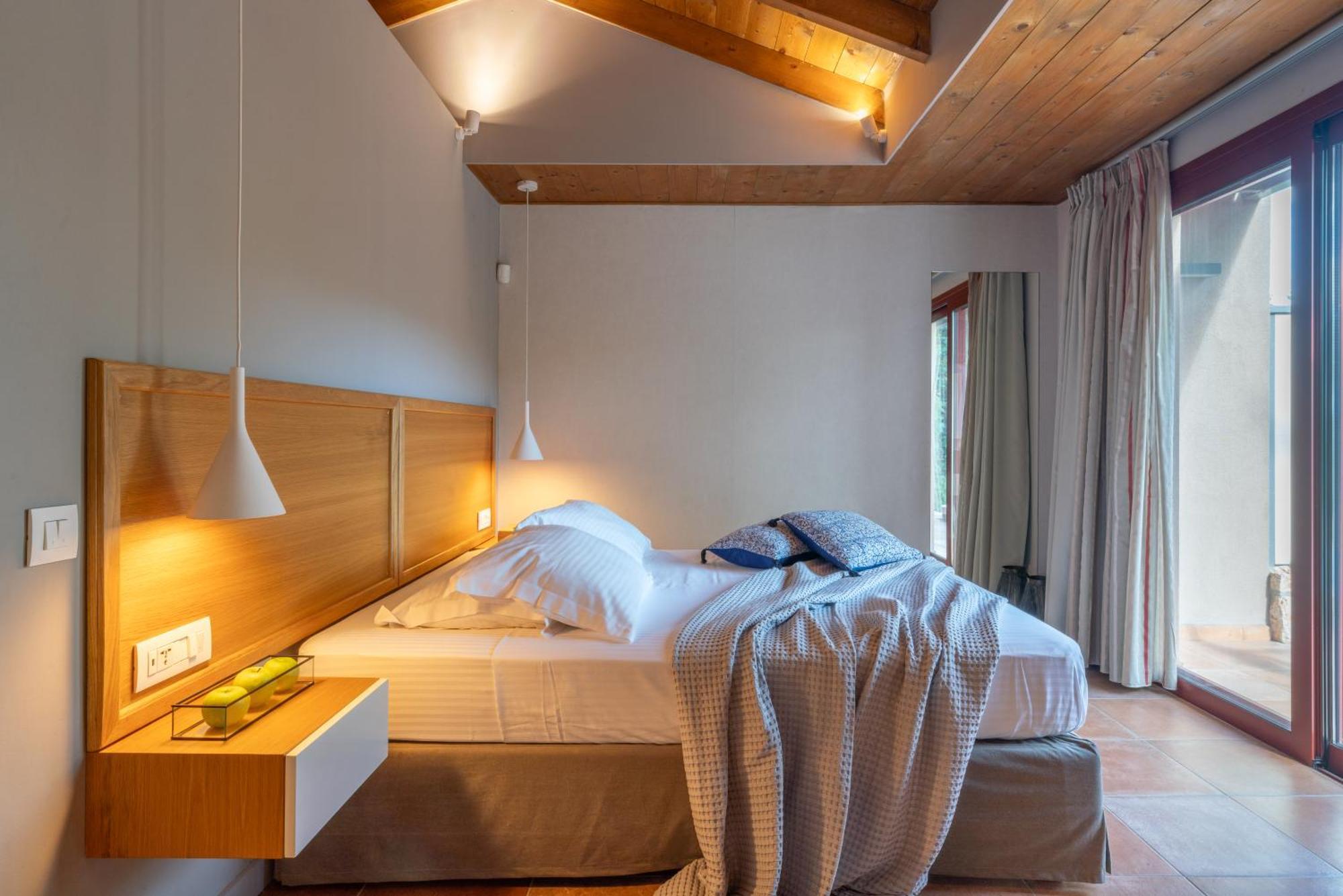 Klaritz Luxury Suites Ласси Экстерьер фото